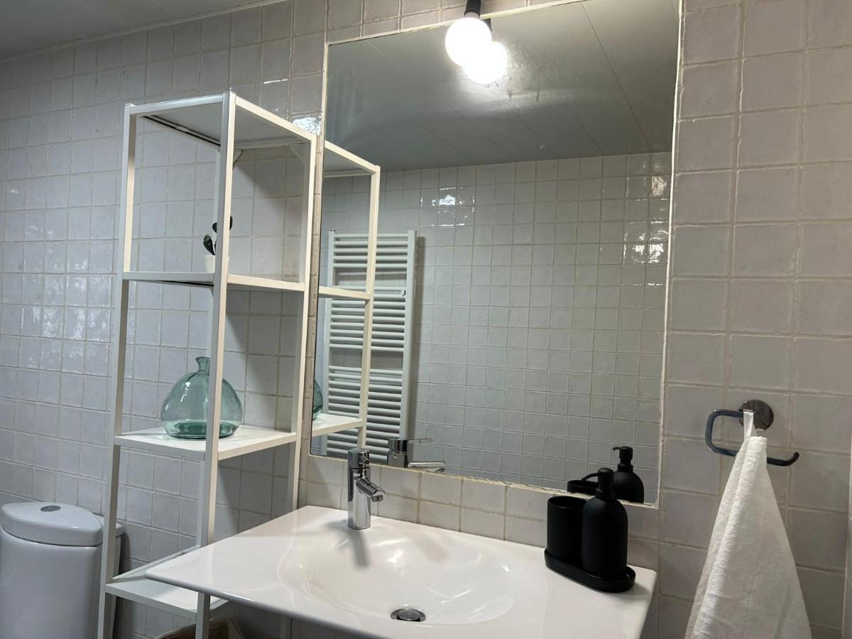 Piscina De Sal Barbacoa Wifi, Parking Gratis, 3 Min Pga Casa El Roble Villa Girona Exteriör bild